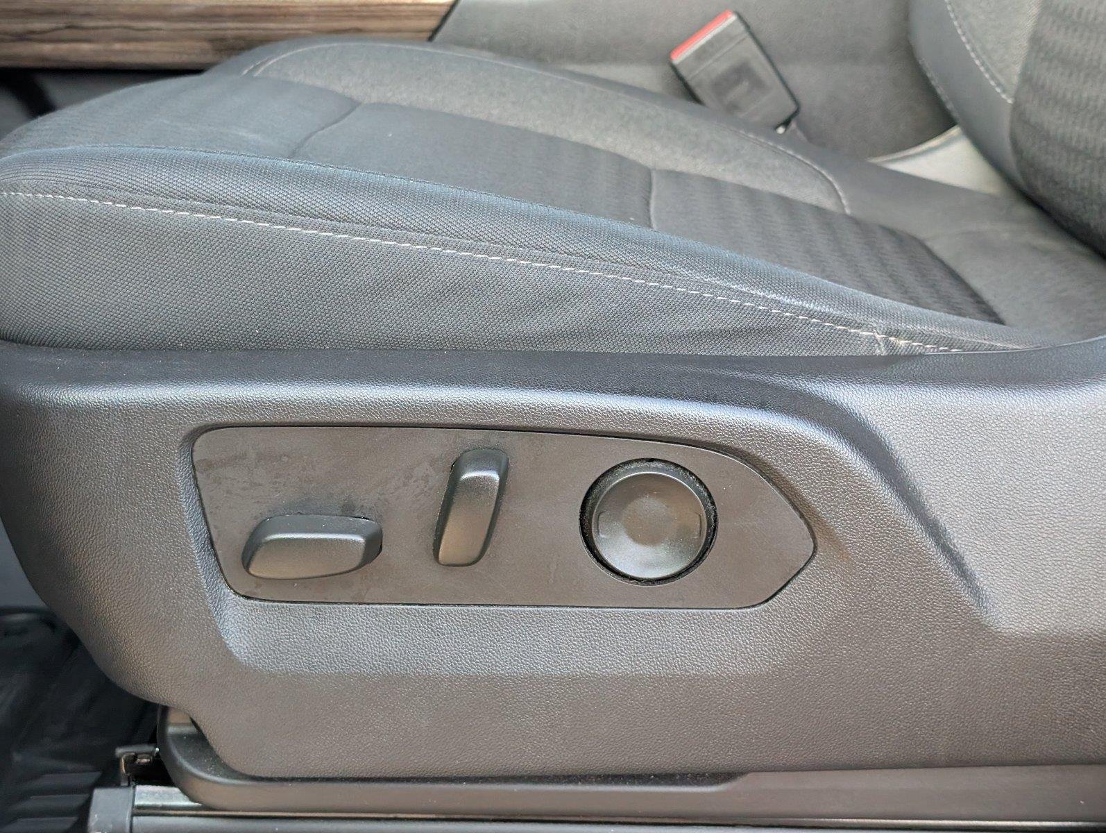 Used 2023 BLACK Chevrolet RST image 15