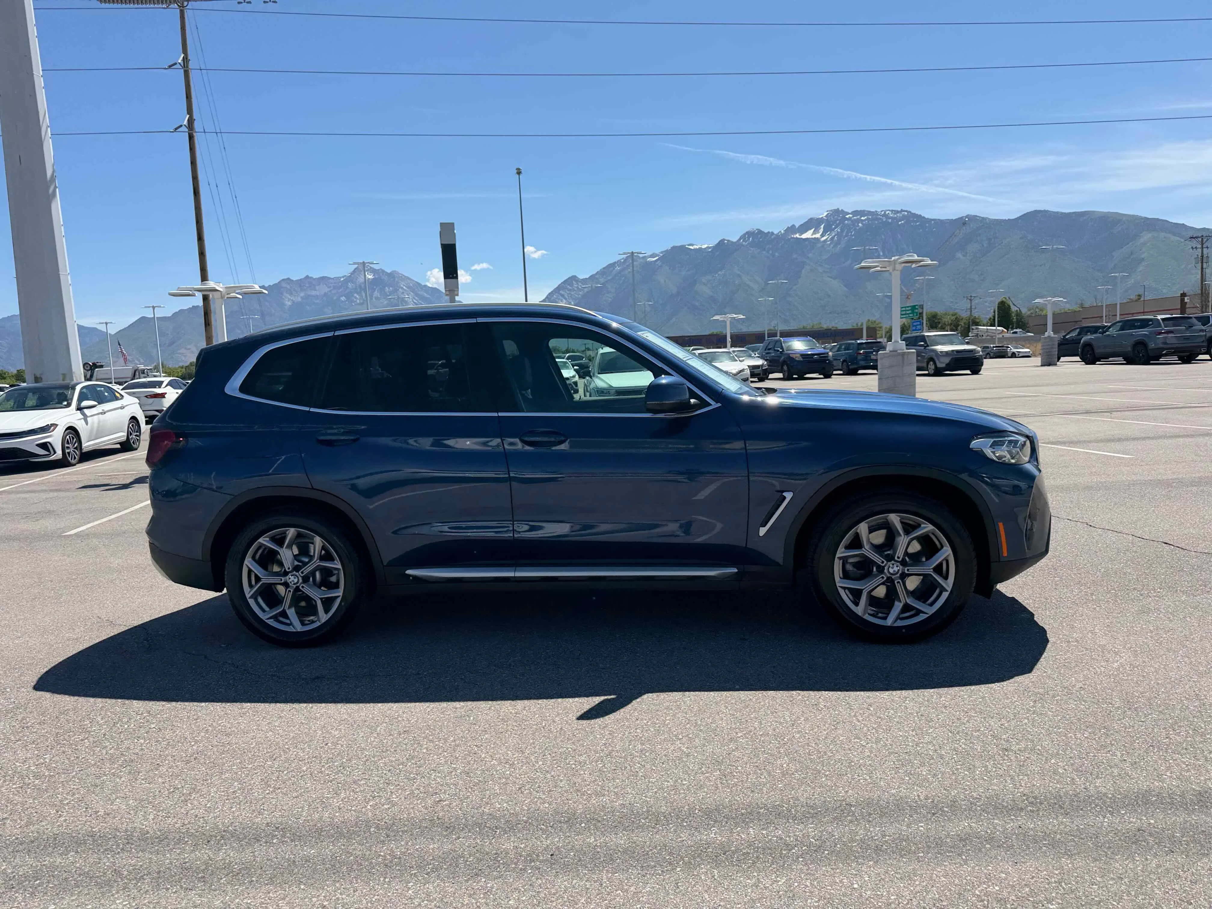 Used 2023 Phytonic Blue Metallic BMW xDrive30i image 8