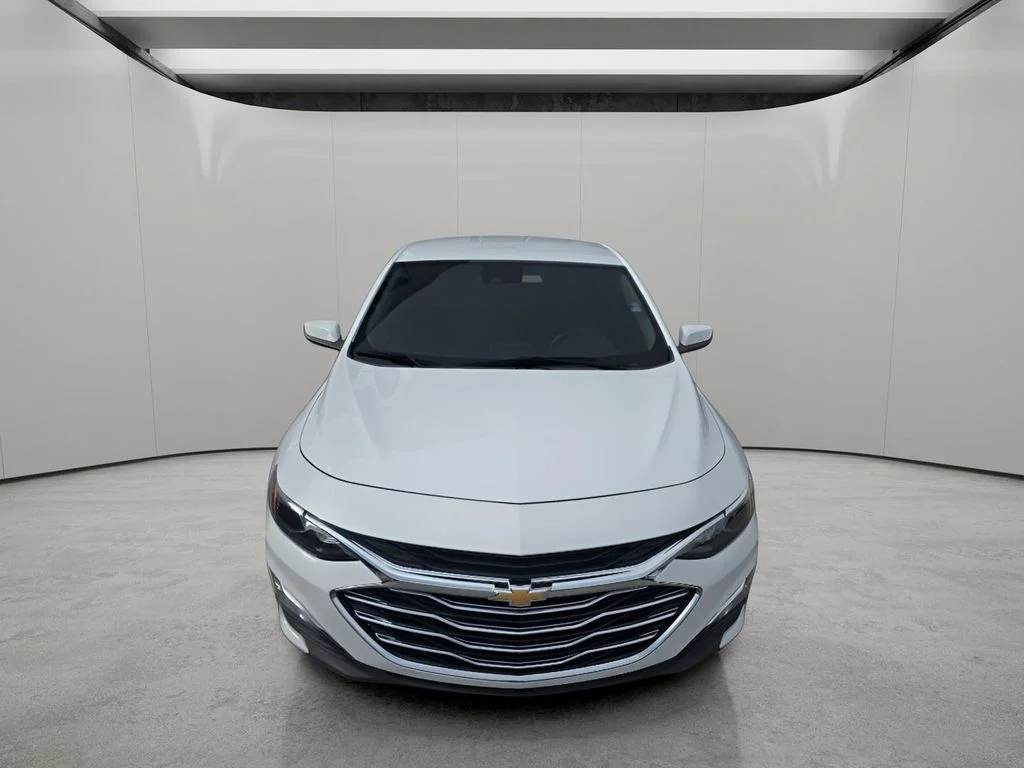 Used 2024 Summit White Chevrolet LS image 9