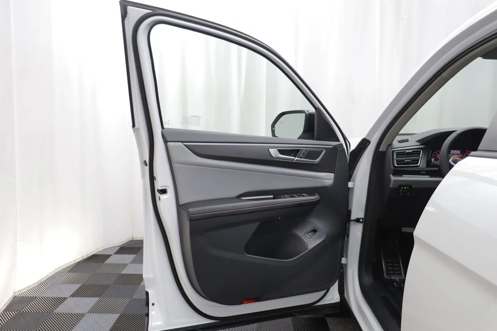 New 2026 Opal White Volkswagen Peak Edition image 5