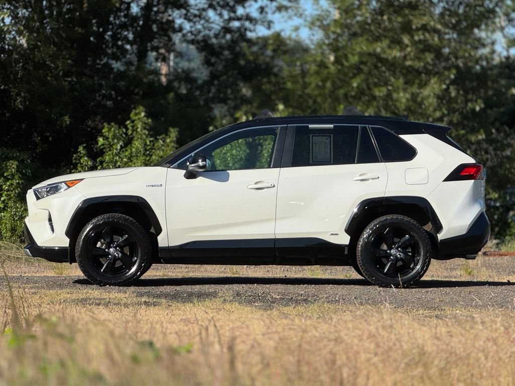 Used 2021 Blizzard Pearl Toyota XSE image 3