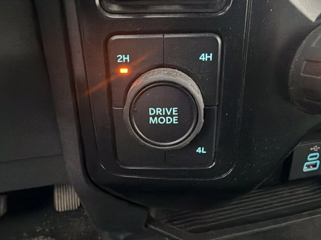 Used 2025 Gray Ford XLT image 23