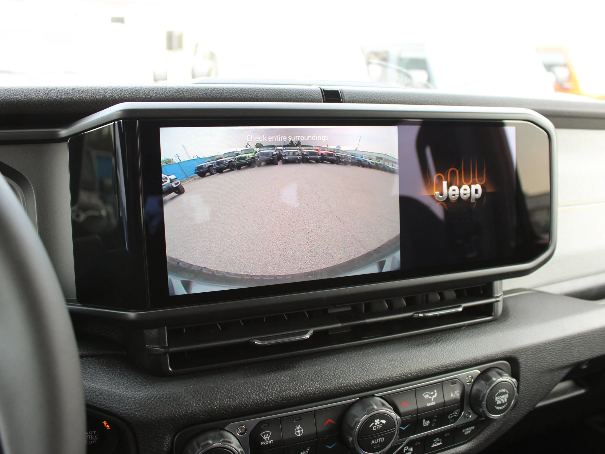 Used 2025 41 Jeep Sport S* 4 Door 4x4, Heated Seats/Wheel, Safety Group, Alpine Audio image 20