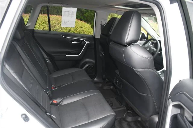 Certified Used 2024 WIND CHILL PEARL Toyota  image 20