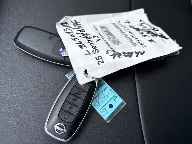 Used 2025 Gray Nissan SR image 27