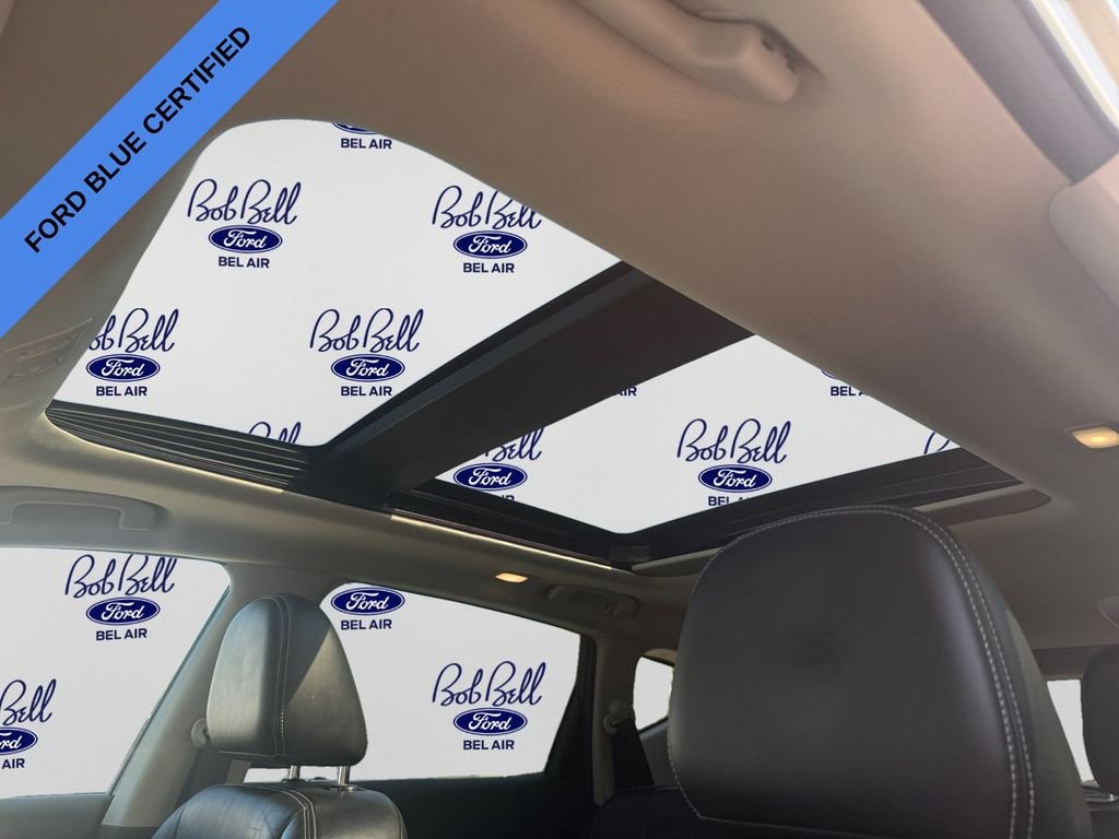 Used 2019 White Nissan Platinum image 9