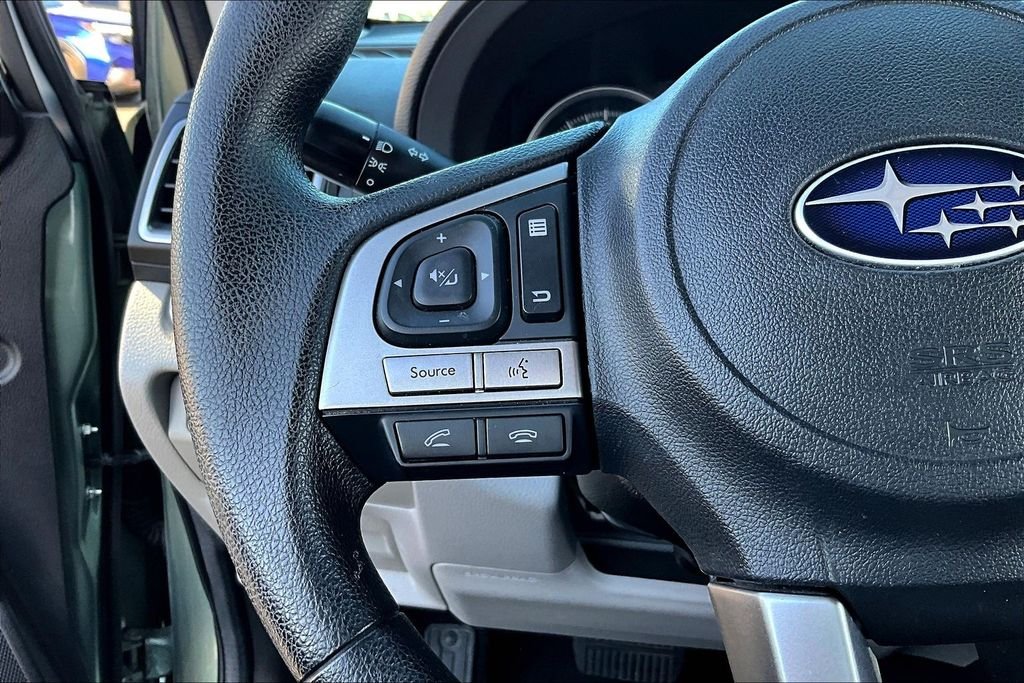 Used 2018 Green Subaru 2.5i Premium image 10