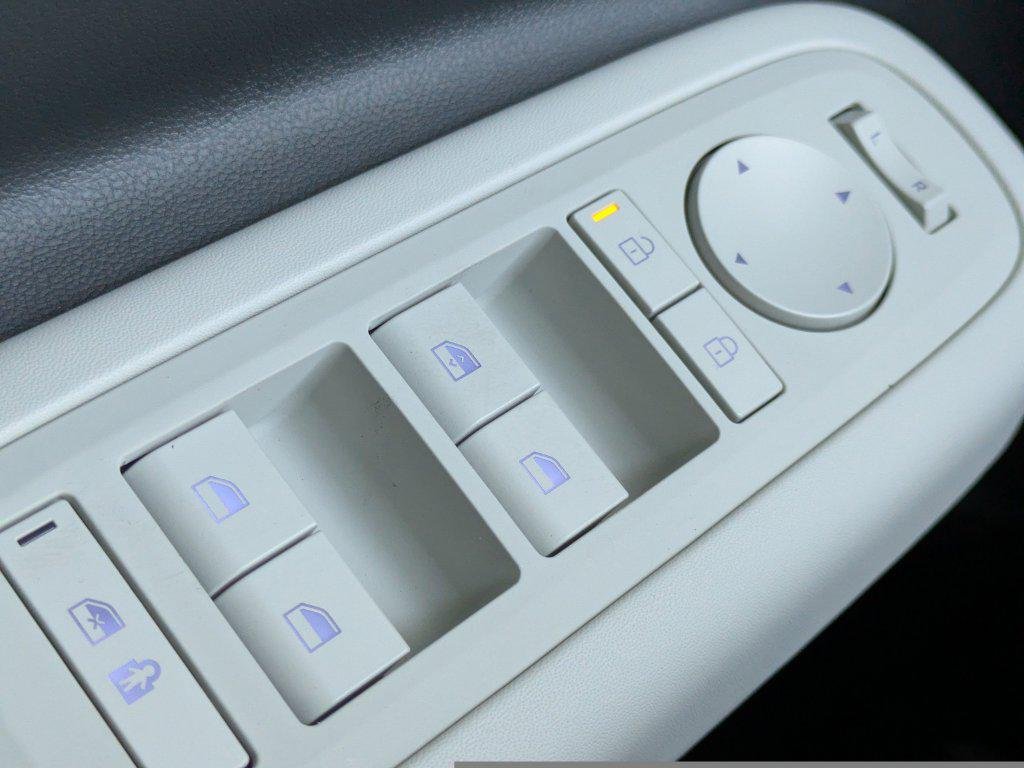New 2026 White Hyundai SE image 19