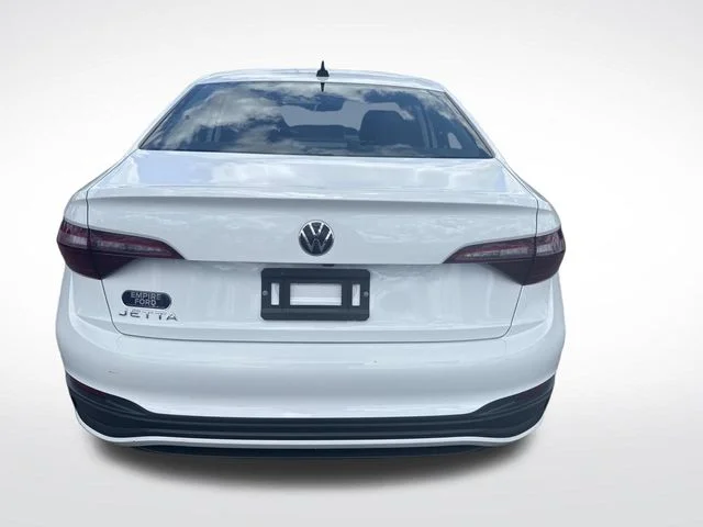 Used 2023 White Volkswagen 1.5T S image 4