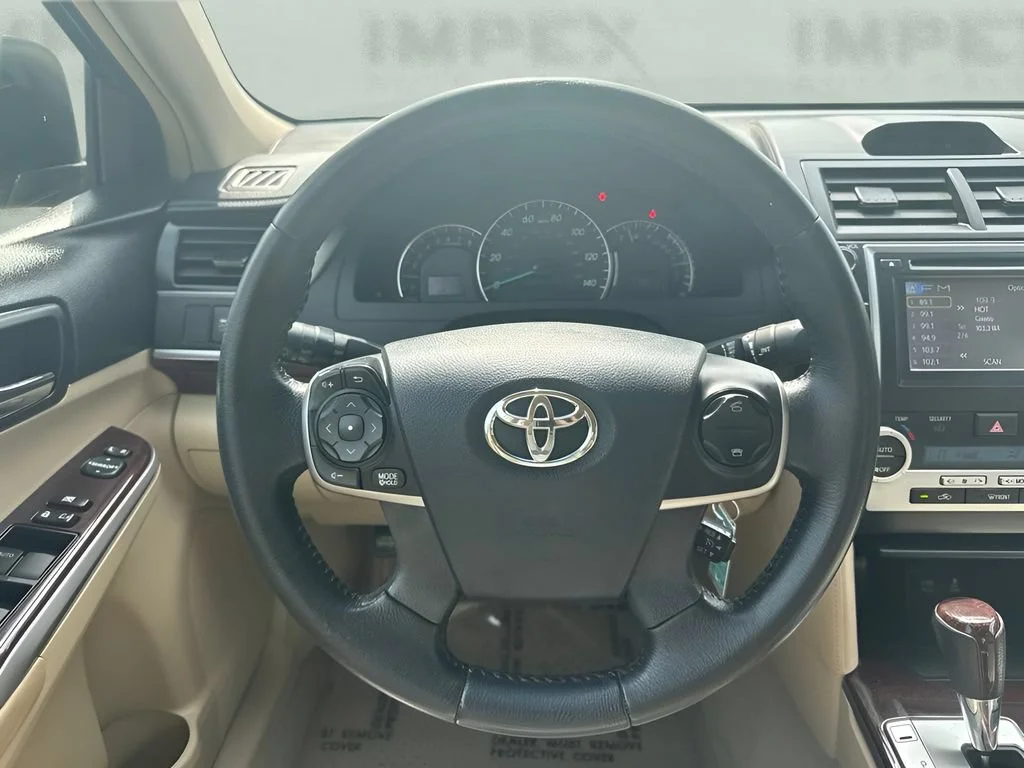 Used 2012 Gold Toyota L image 13