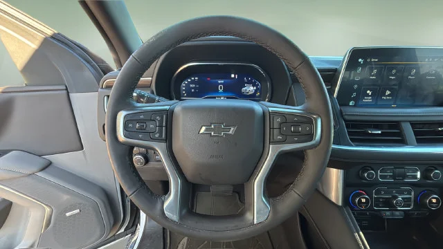 Used 2022 Beige Chevrolet Z71 image 12