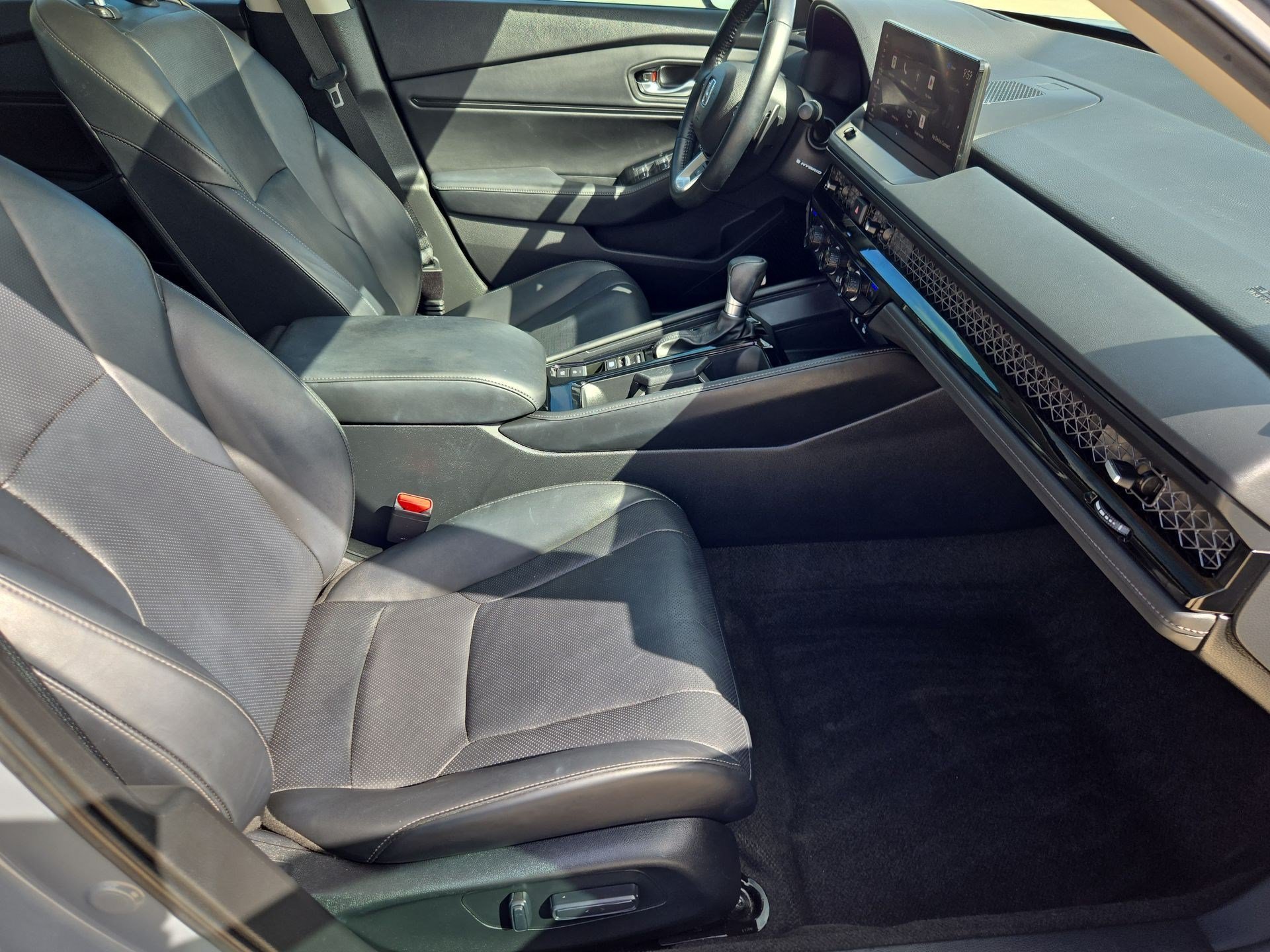 Certified Used 2025 Urban Gray Pearl Honda HYBRID TOURING image 31
