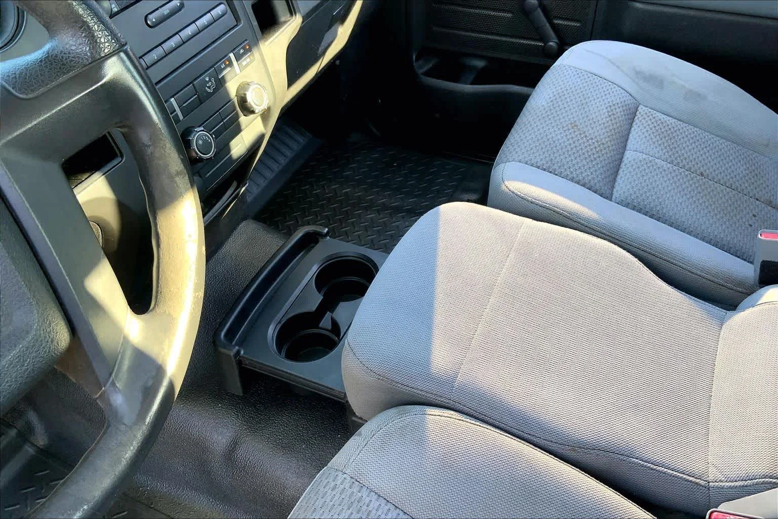 Used 2014 Ingot Silver Metallic Ford XL image 16