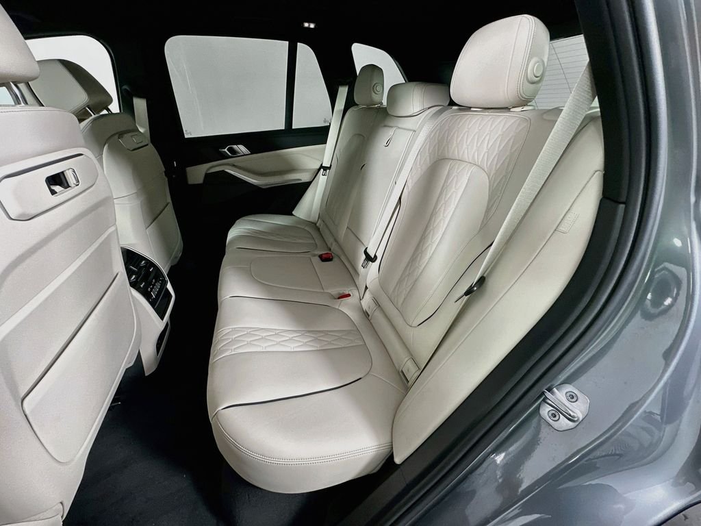 Certified Used 2024 Skyscraper Grey Metallic BMW xDrive40i image 25
