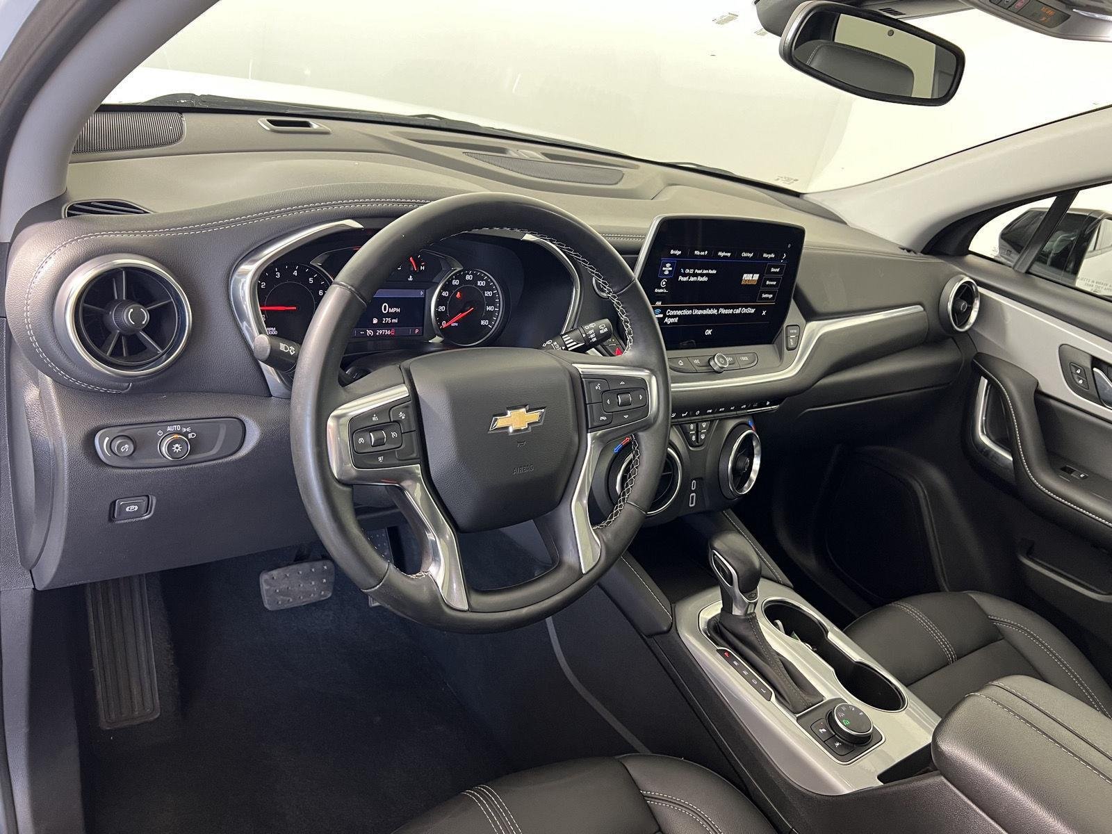 Used 2025 Summit White Chevrolet LT image 4