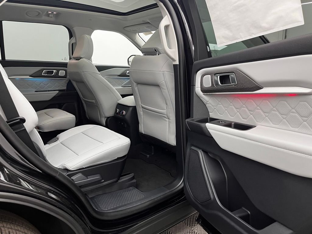 New 2026 Black Ford Platinum image 37