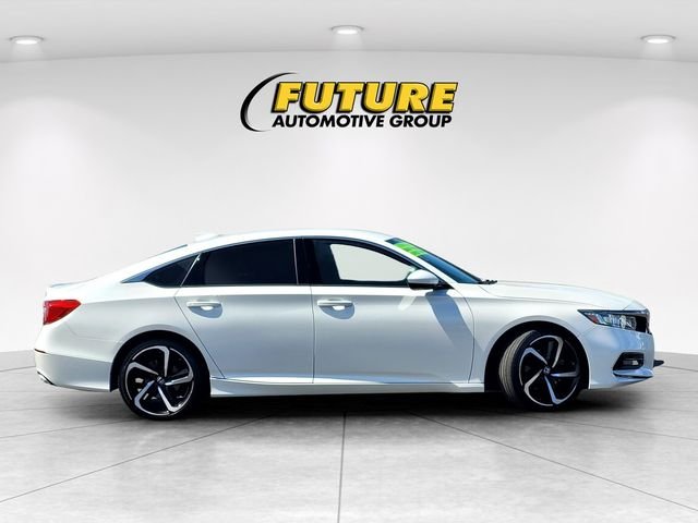 Used 2018  Honda Sport image 3