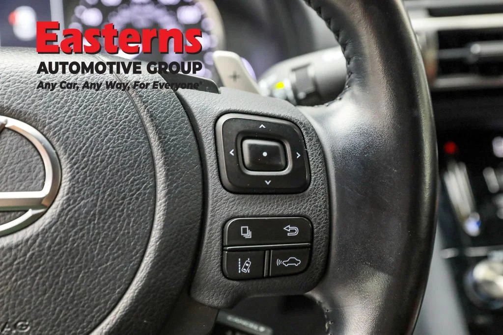 Used 2021  Lexus 300 image 16