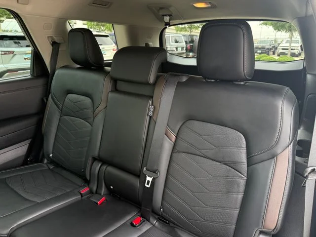Used 2025 Gray Nissan Platinum image 27