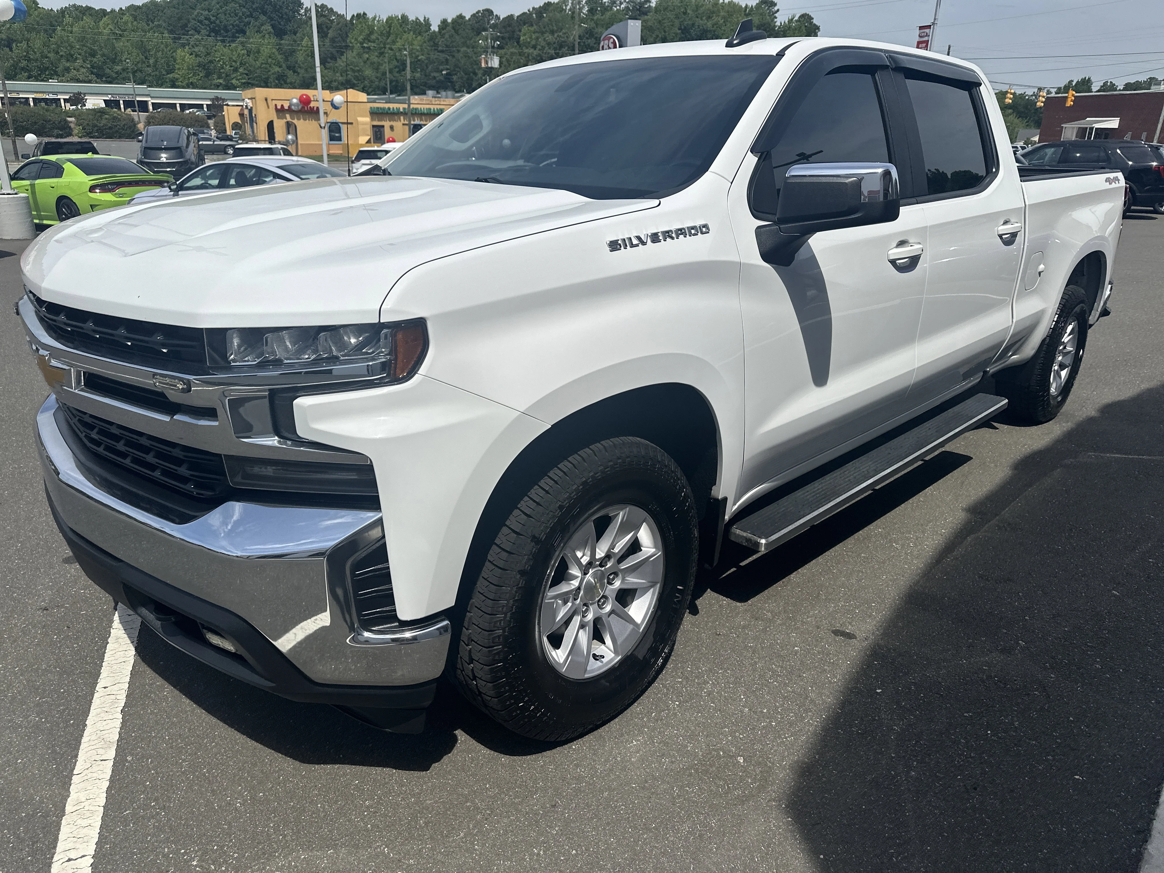 Used 2019 Summit White Chevrolet LT image 4