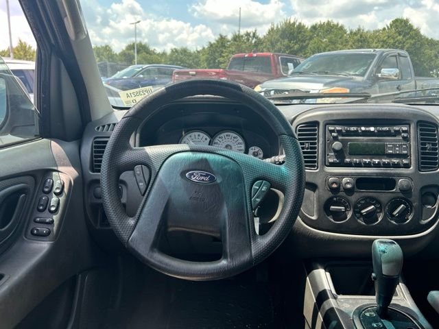 Used 2007 White Ford XLS image 15