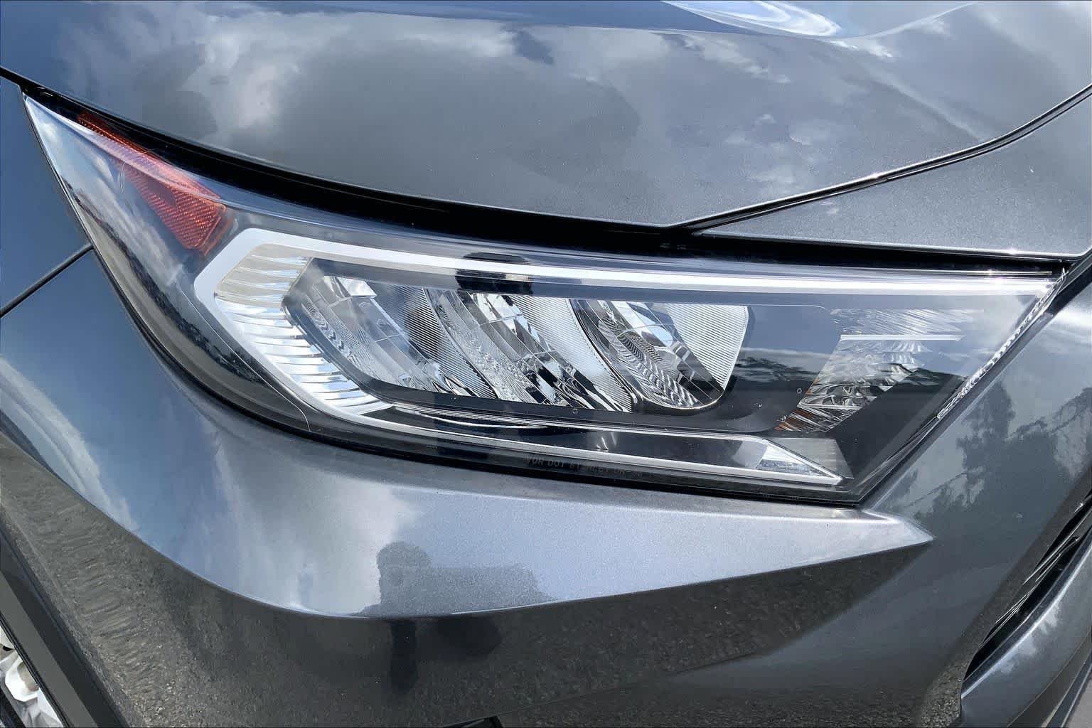Used 2021 Magnetic Gray Metallic Toyota XLE Premium image 27