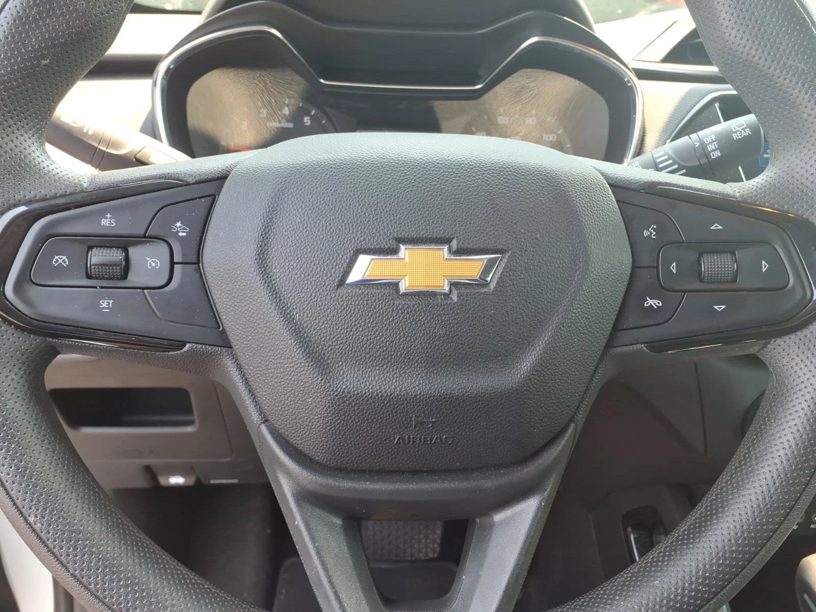 Used 2022 Summit White Chevrolet LT image 15