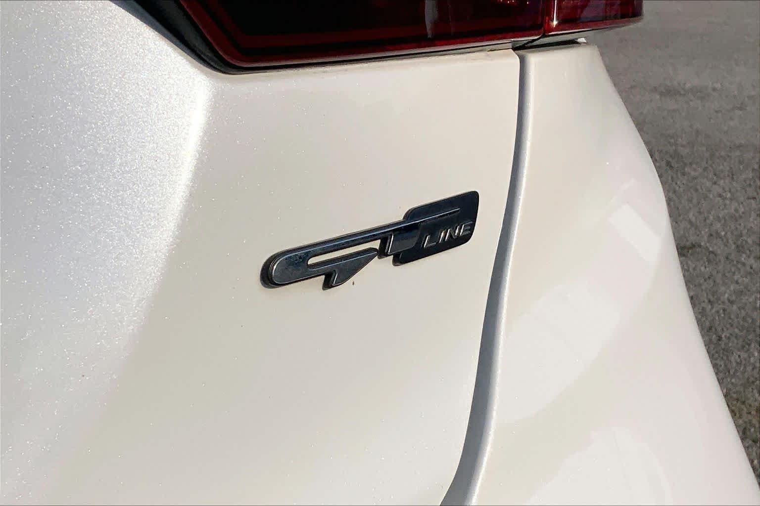 Used 2021 Snow White Pearl Kia GT-Line image 10