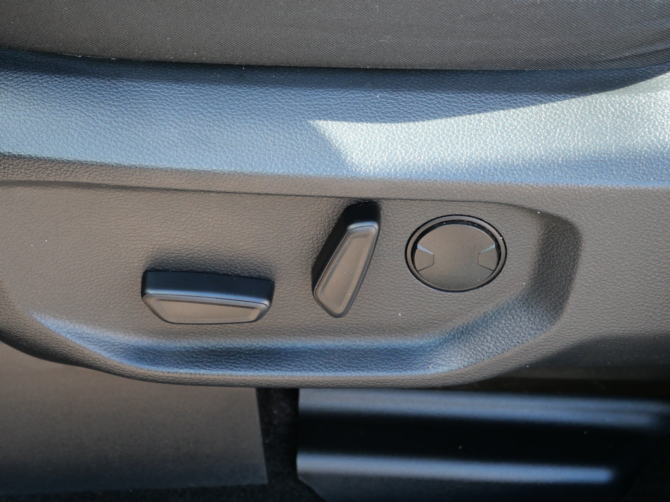 Used 2024 Cactus Grey Ford XLT image 19