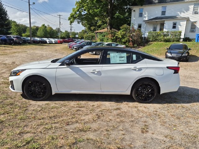 New 2026 Pearl White TriCoat / Super Black Two-tone Nissan SR Midnight Edition® image 7