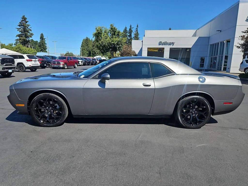 Used 2011 Mineral Gray Metallic Clearcoat Dodge R/T image 3