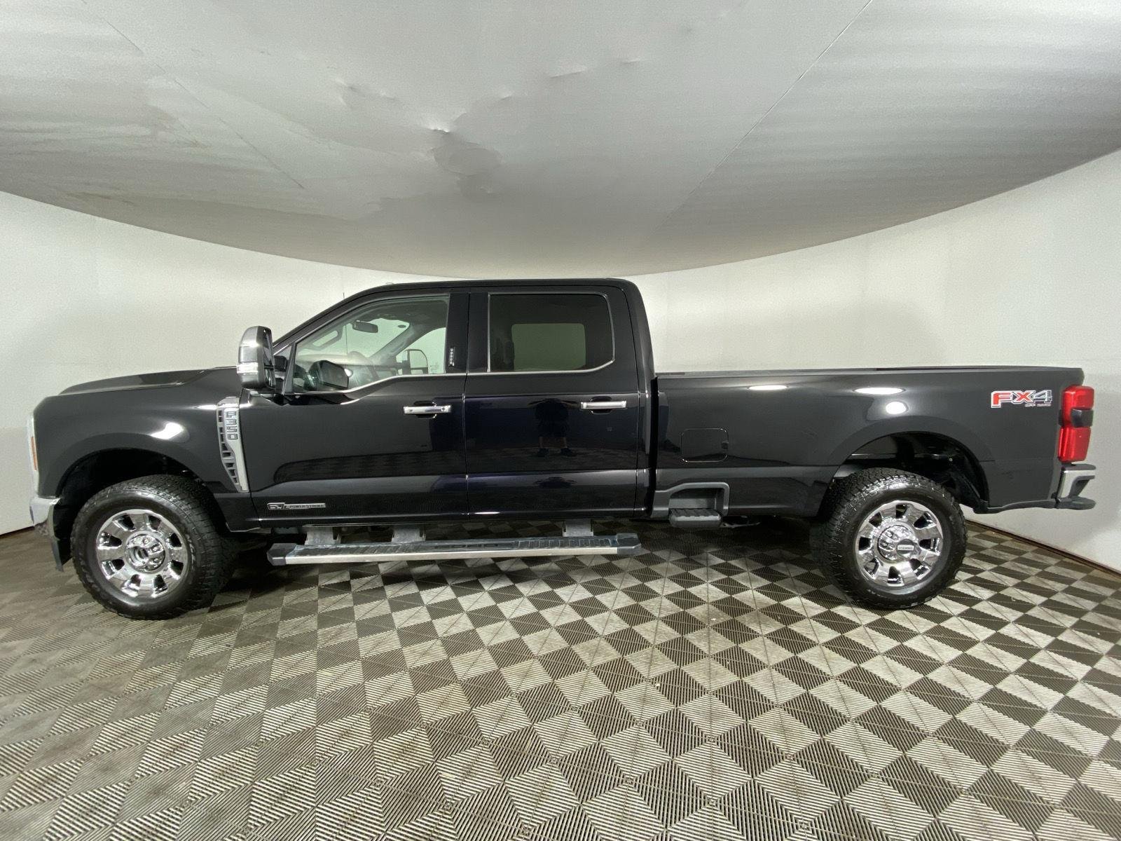 Used 2024 Agate Black Ford LARIAT image 4