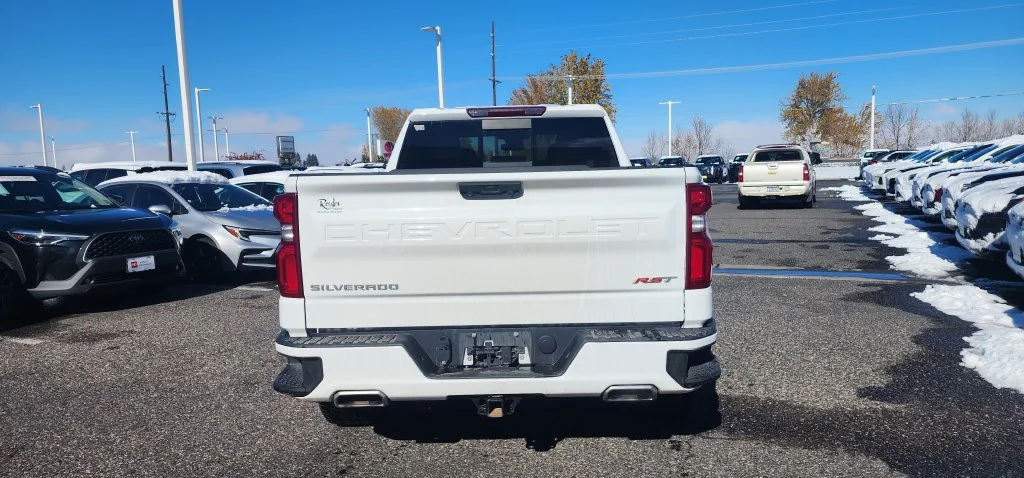 Used 2023 SUMMIT WHITE Chevrolet RST image 2