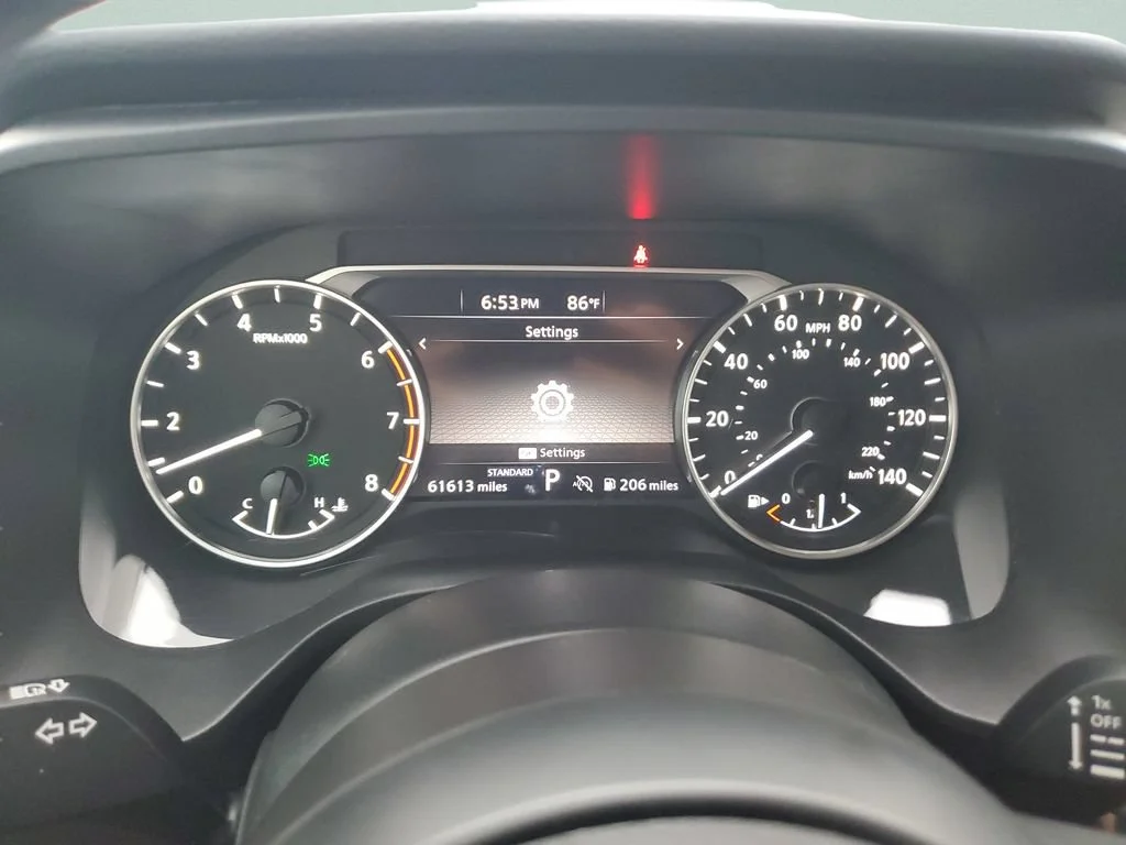 Used 2024 Silver Nissan SV FWD image 21