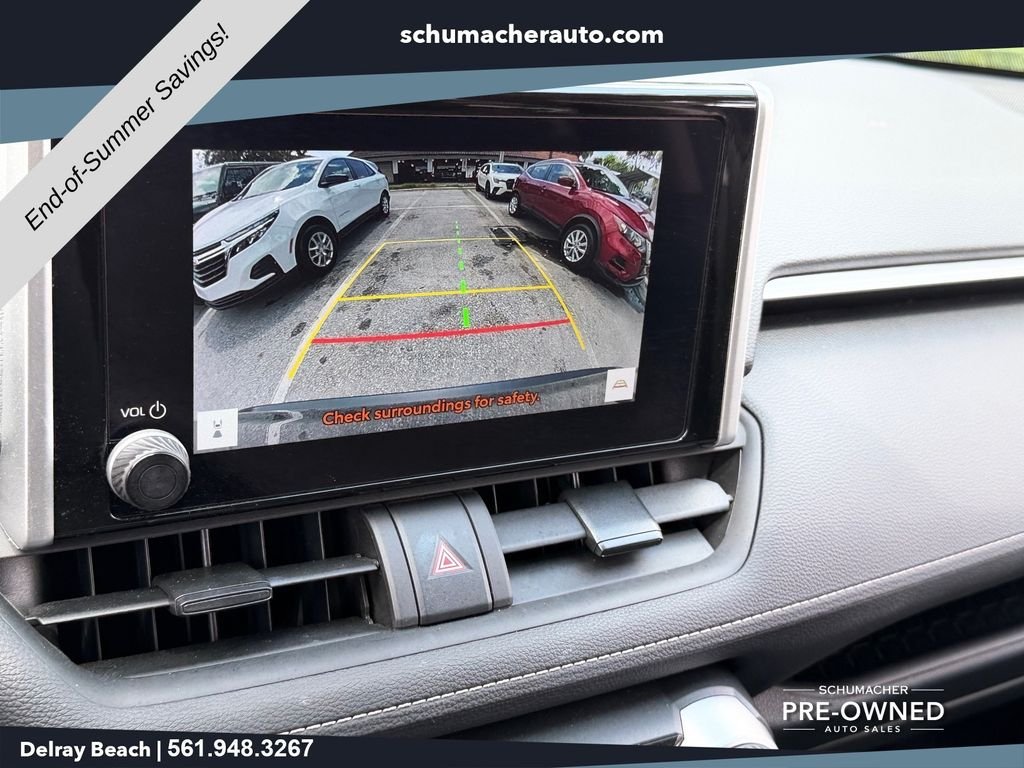 Used 2025  Toyota XLE image 22