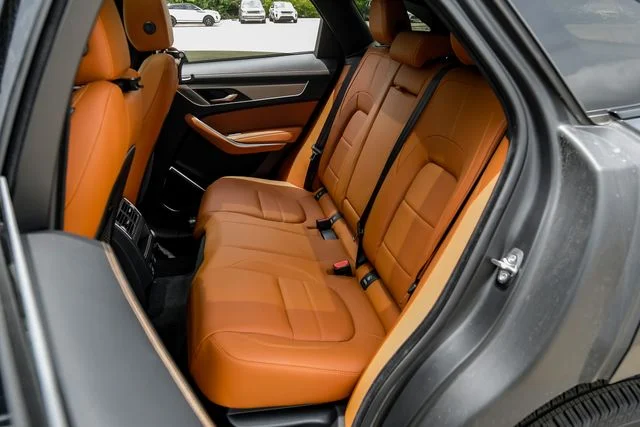 2026 Jaguar F-Pace R-Dynamic S - Photo 46