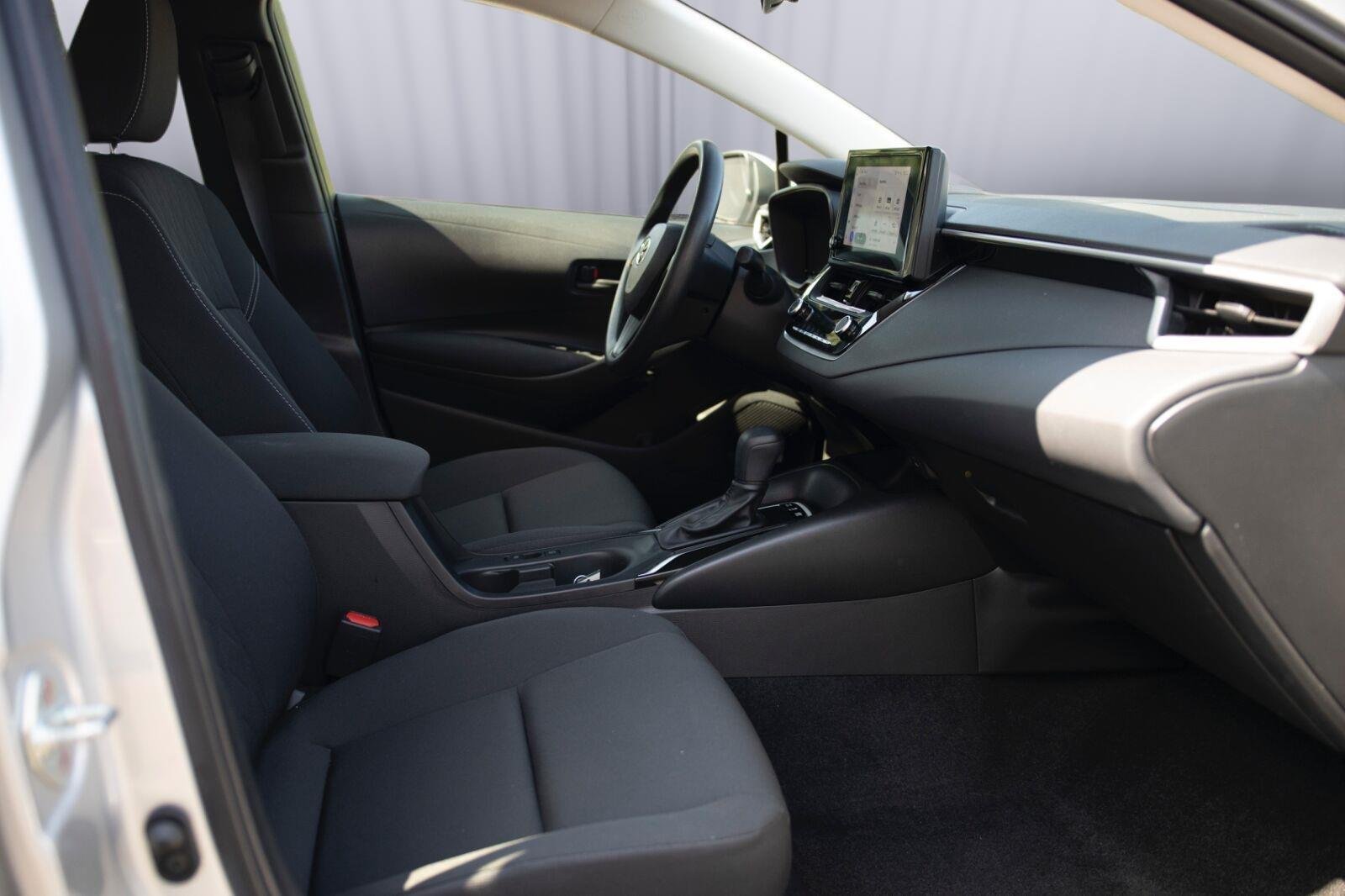 2024 Toyota Corolla LE - Photo 16