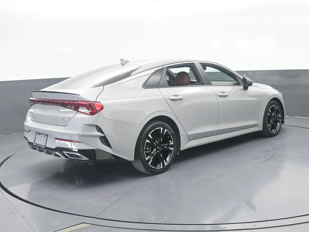 Used 2023 Wolf Gray Kia GT-Line image 5