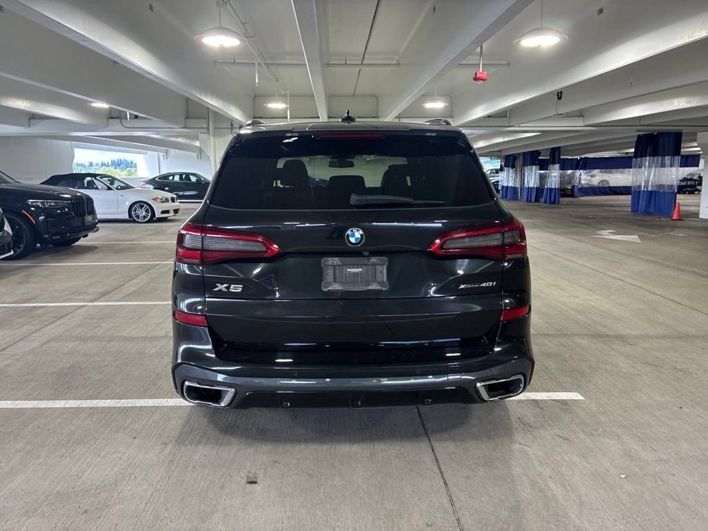 Used 2020 Black Sapphire Metallic BMW xDrive40i image 4
