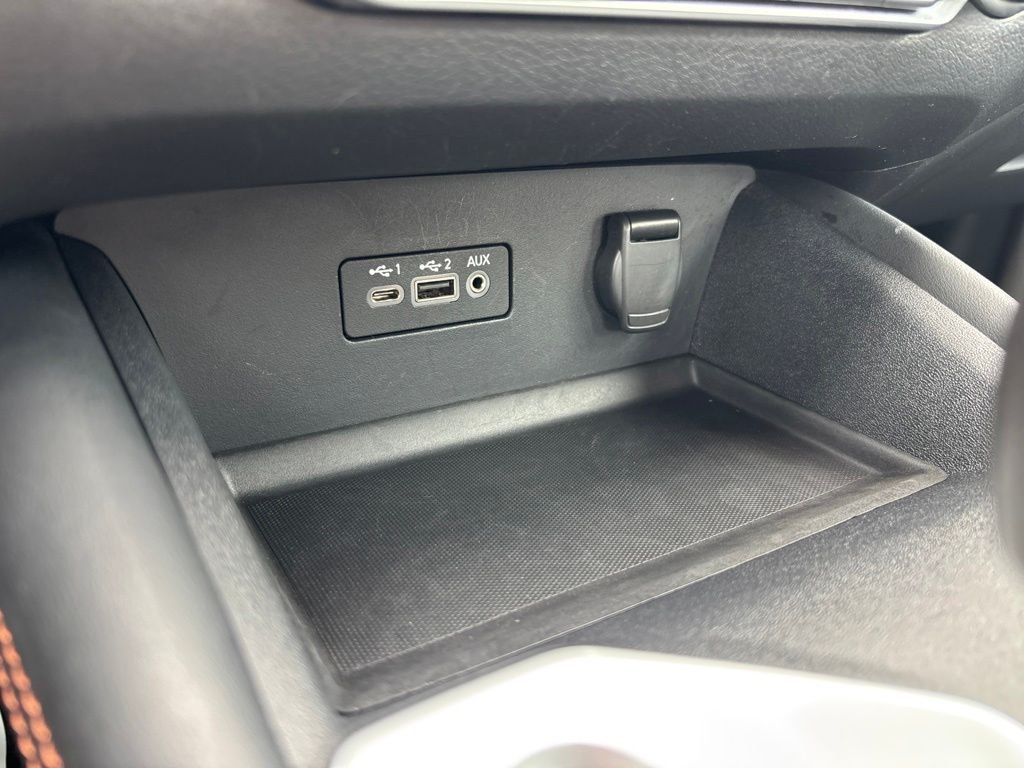 Used 2020 Red Nissan 2.5 SR image 26