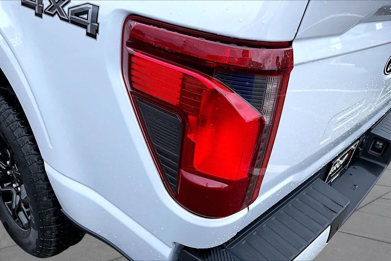 Used 2025 Space White Metallic Ford XLT image 32
