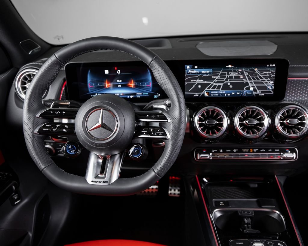 2025 Mercedes-Benz GLB GLB35 AMG - Photo 8