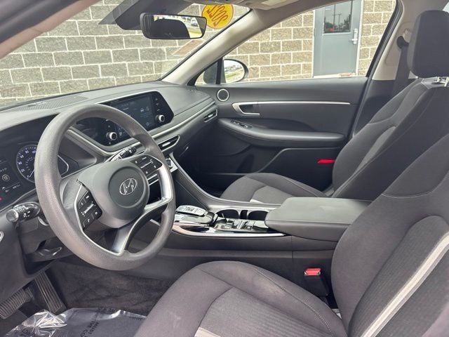 Used 2022 Phantom Black Hyundai SEL image 16