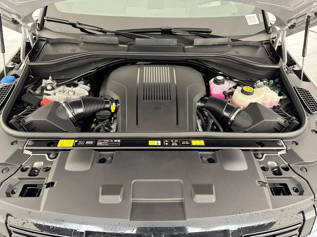 New 2026 Borasco Grey Land Rover Dynamic SE image 32