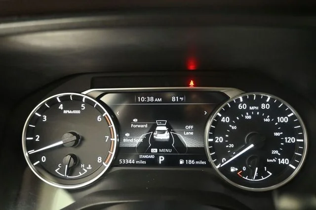 Used 2022 Gray Nissan S image 19