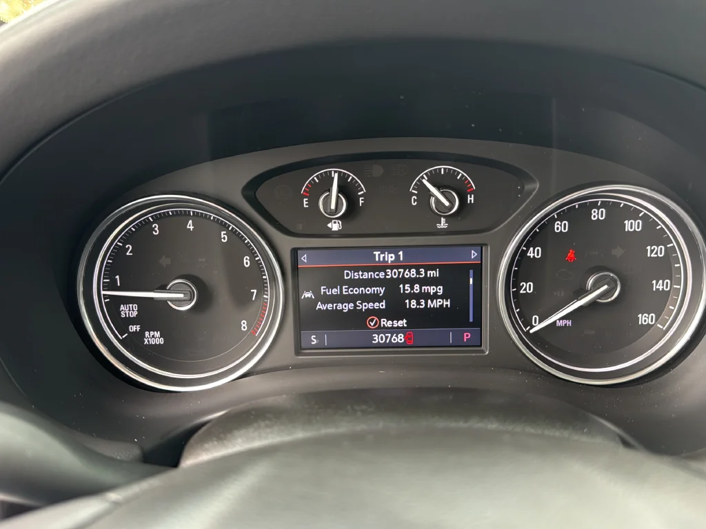 Used 2023 White Buick Essence image 22