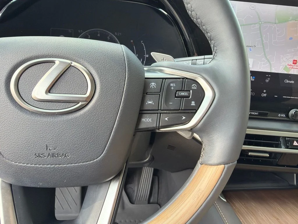 Used 2023 White Lexus 350 Premium image 11