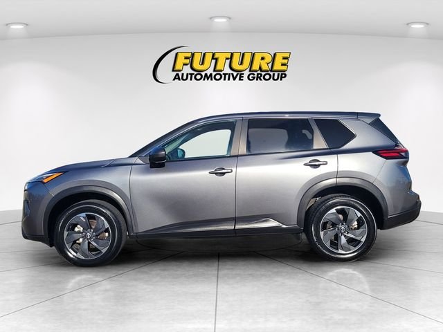 Used 2024 Gray Nissan SV image 6