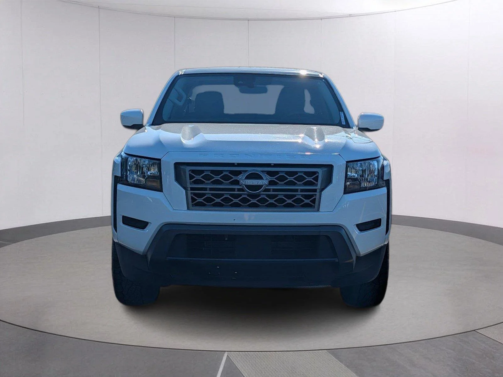 Used 2024 Glacier White Nissan SV image 9