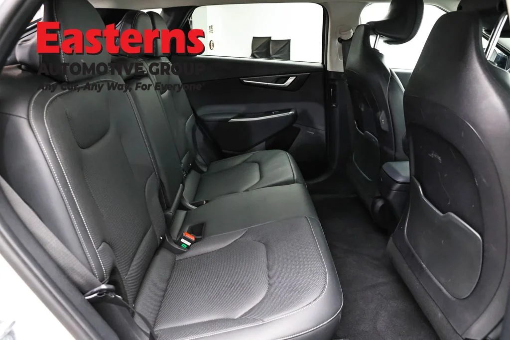 Used 2022 White Kia Wind image 25